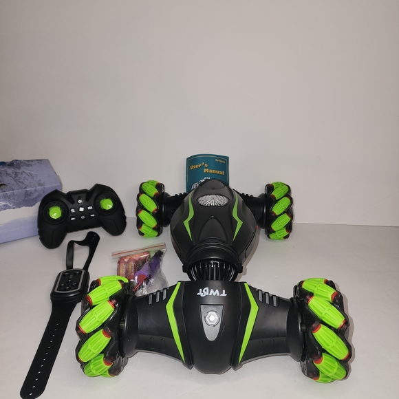 Green LED Remote Control Stunt Car - Picture 11 of 15